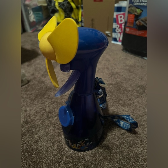 WALT DISNEY WORLD PARKS Misting Water  Spray Fan W/Lanyard “Disney Parks” - Picture 8 of 10